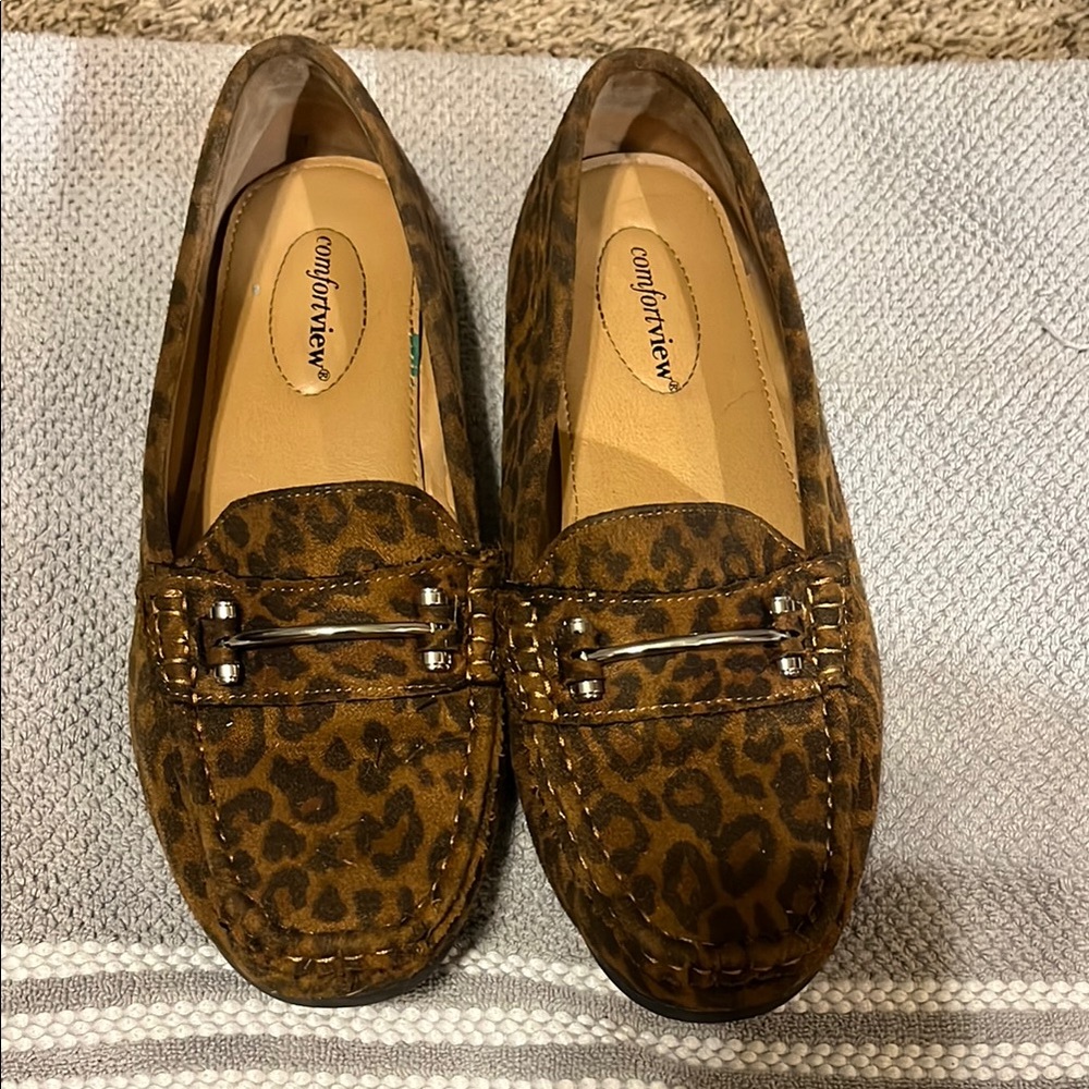 Comfortview Brown Flats with Leopard Print and Gold Hardware